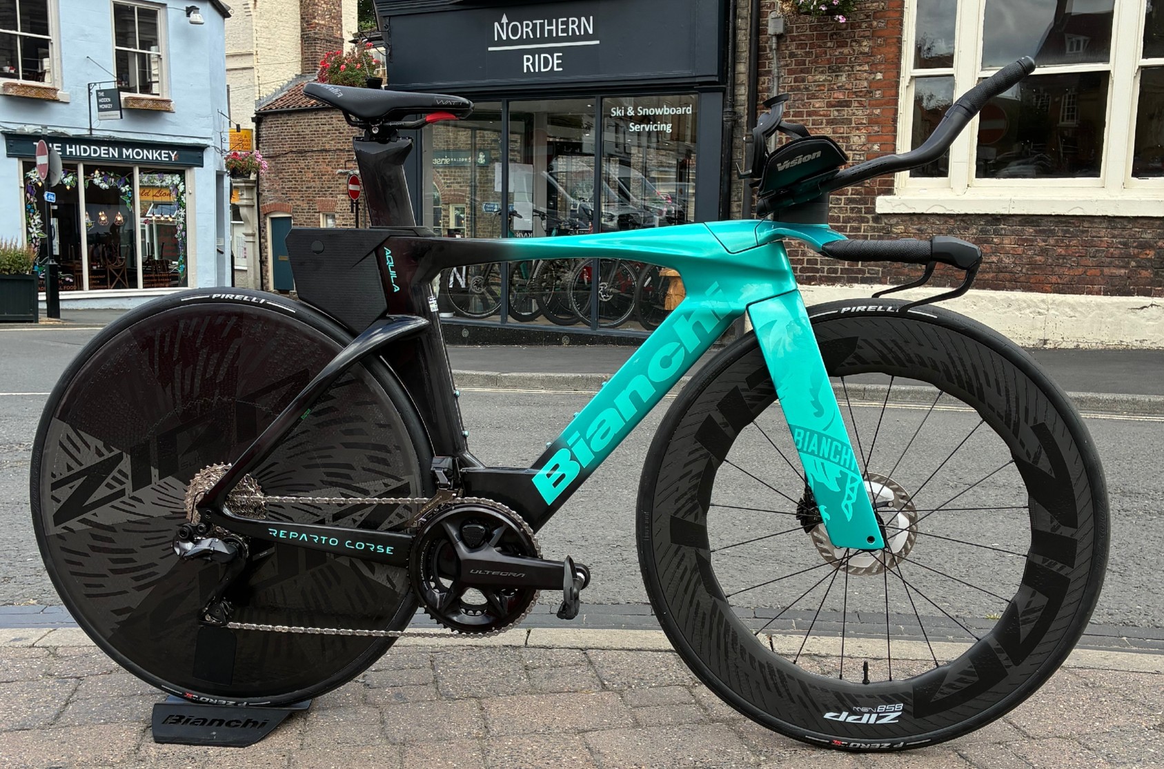 Bianchi Aquilla RC Triathlon Bike 2027
